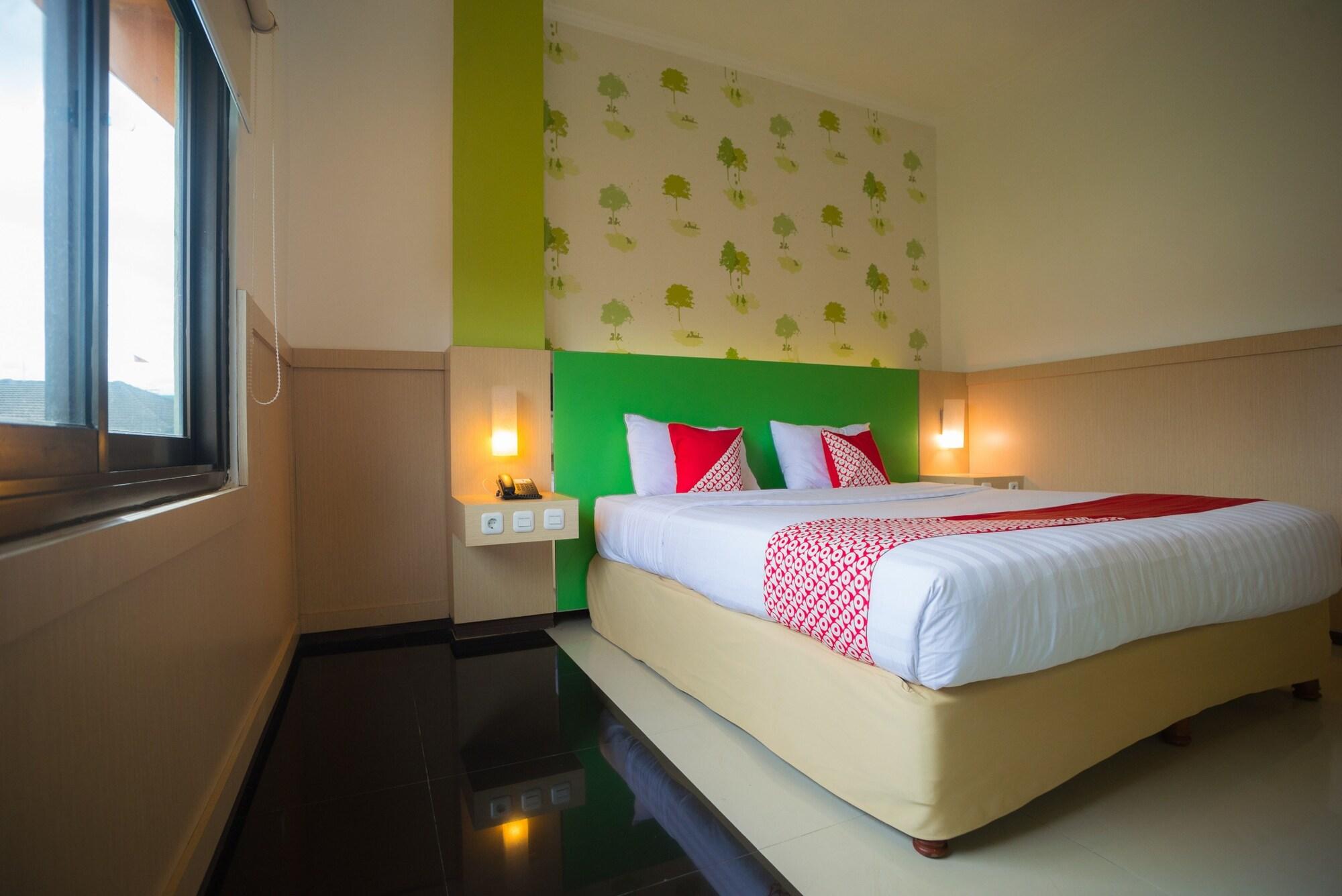 Capital O 949 Royal Park Hotel Samarinda Exterior foto