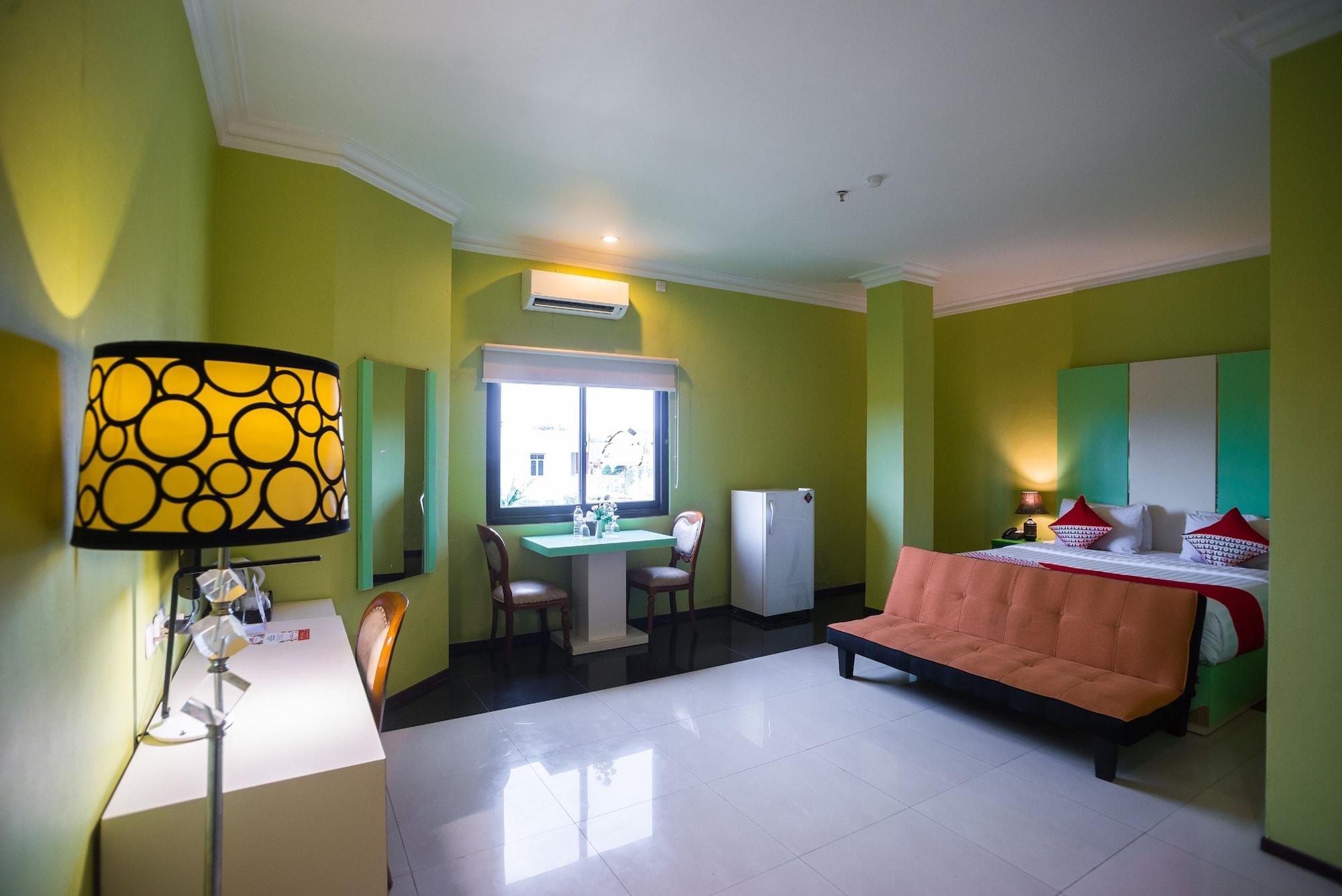 Capital O 949 Royal Park Hotel Samarinda Exterior foto