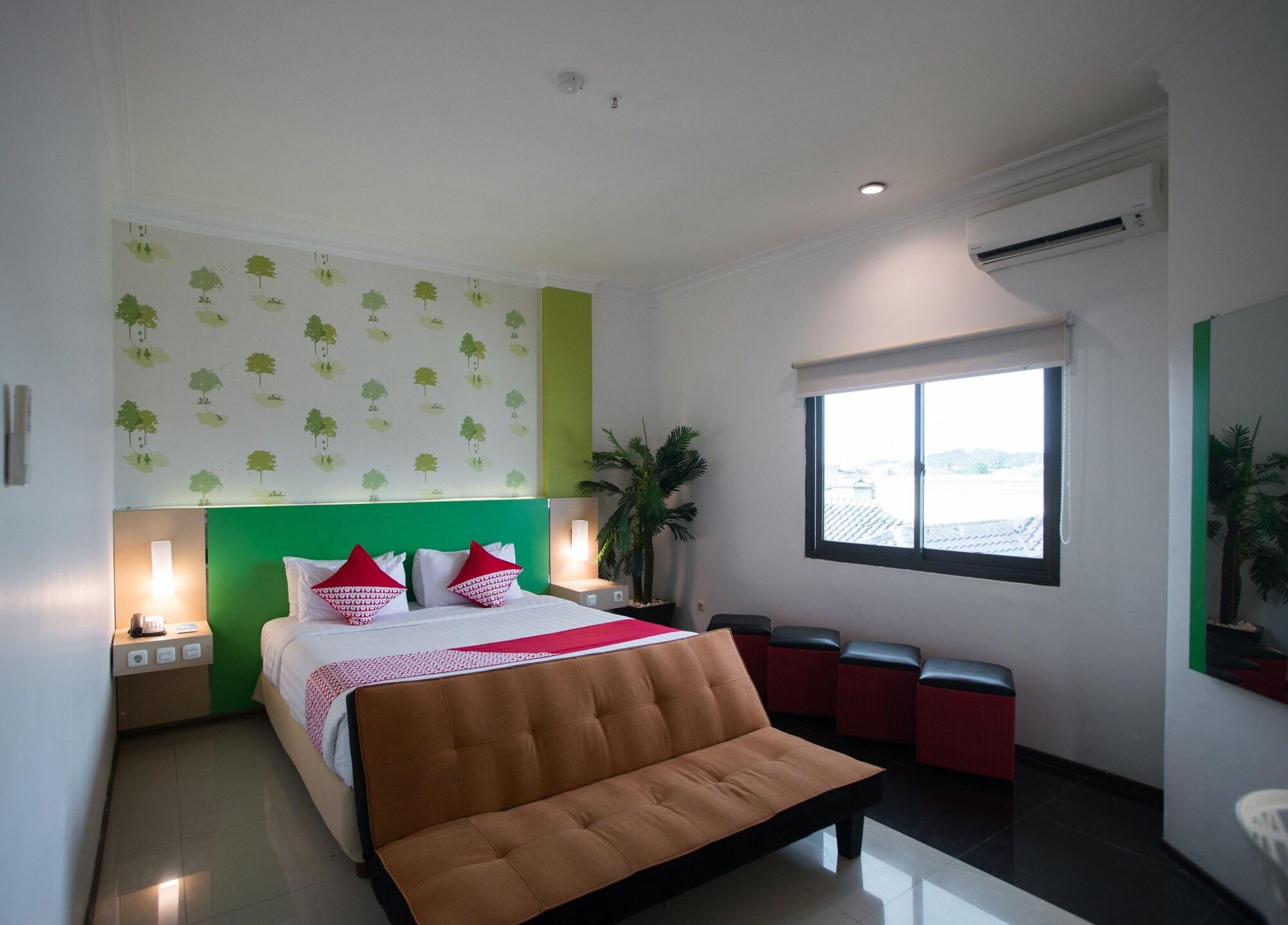 Capital O 949 Royal Park Hotel Samarinda Exterior foto