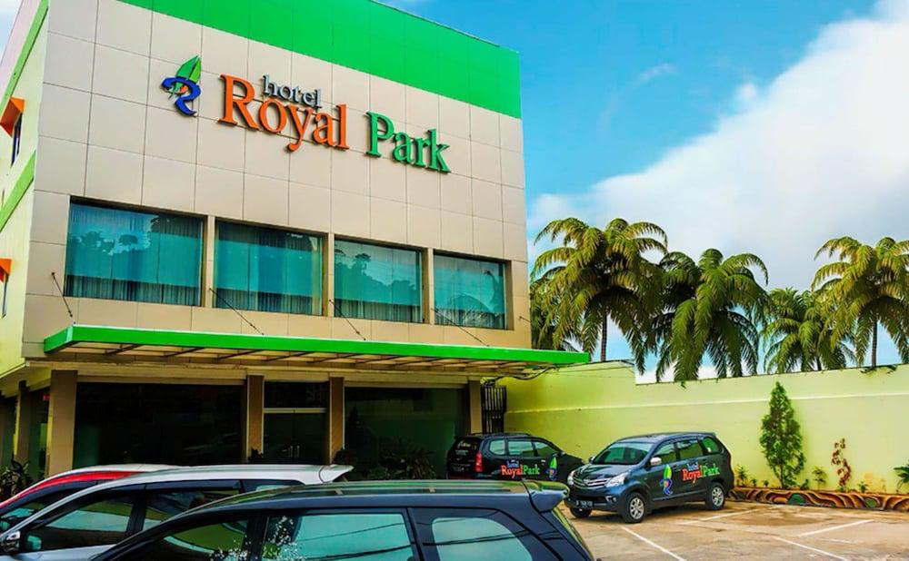 Capital O 949 Royal Park Hotel Samarinda Exterior foto