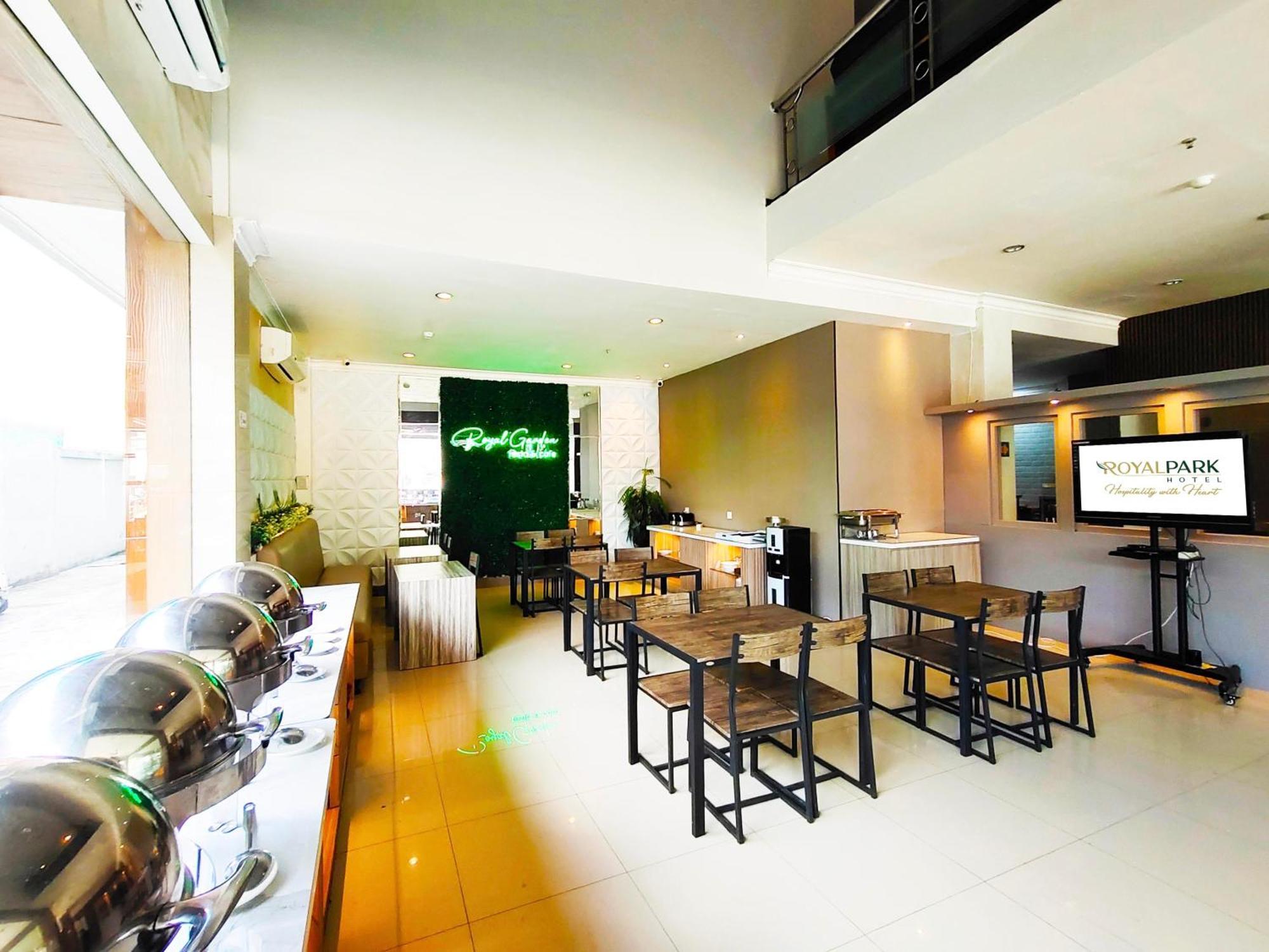 Capital O 949 Royal Park Hotel Samarinda Exterior foto