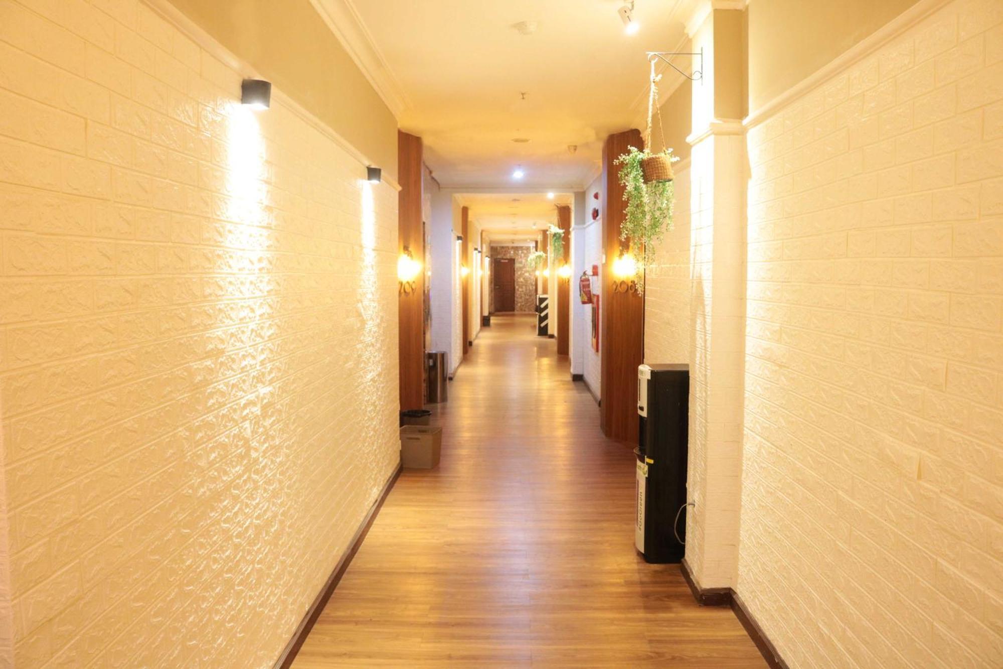 Capital O 949 Royal Park Hotel Samarinda Exterior foto