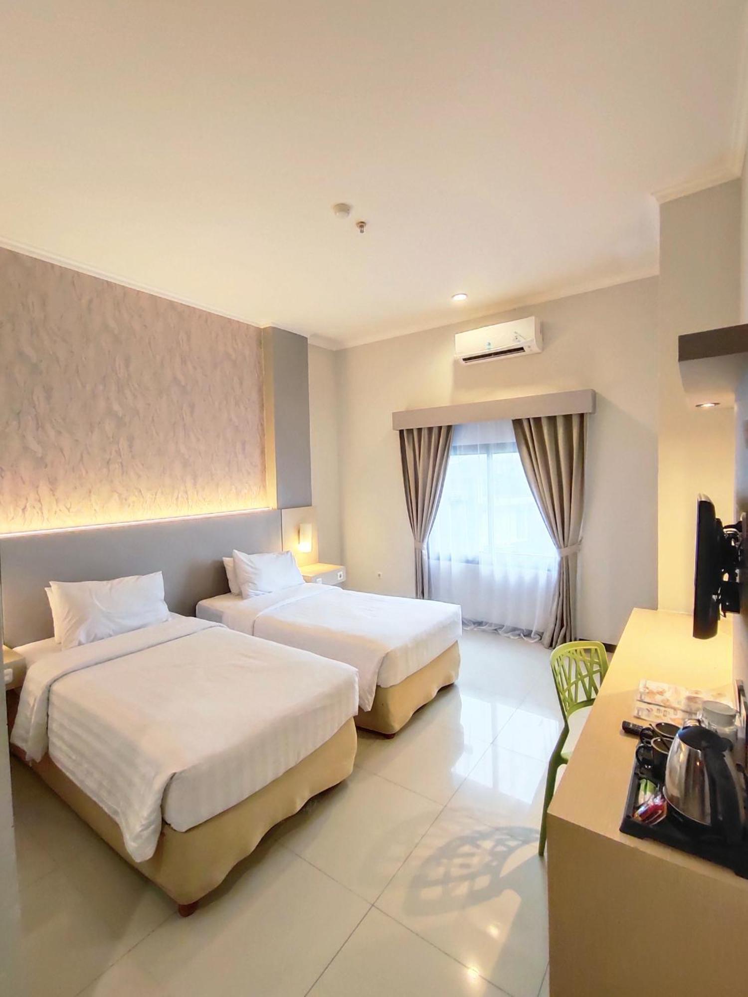 Capital O 949 Royal Park Hotel Samarinda Exterior foto