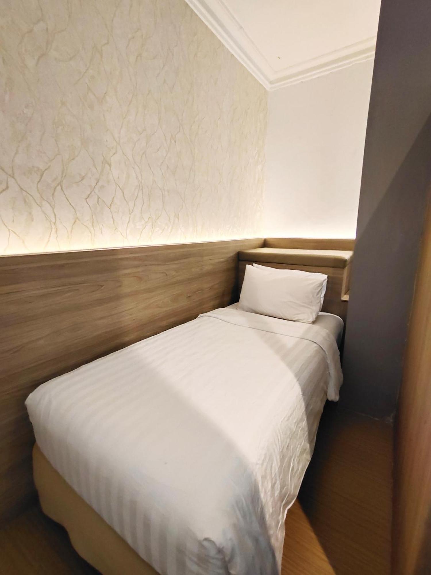 Capital O 949 Royal Park Hotel Samarinda Exterior foto